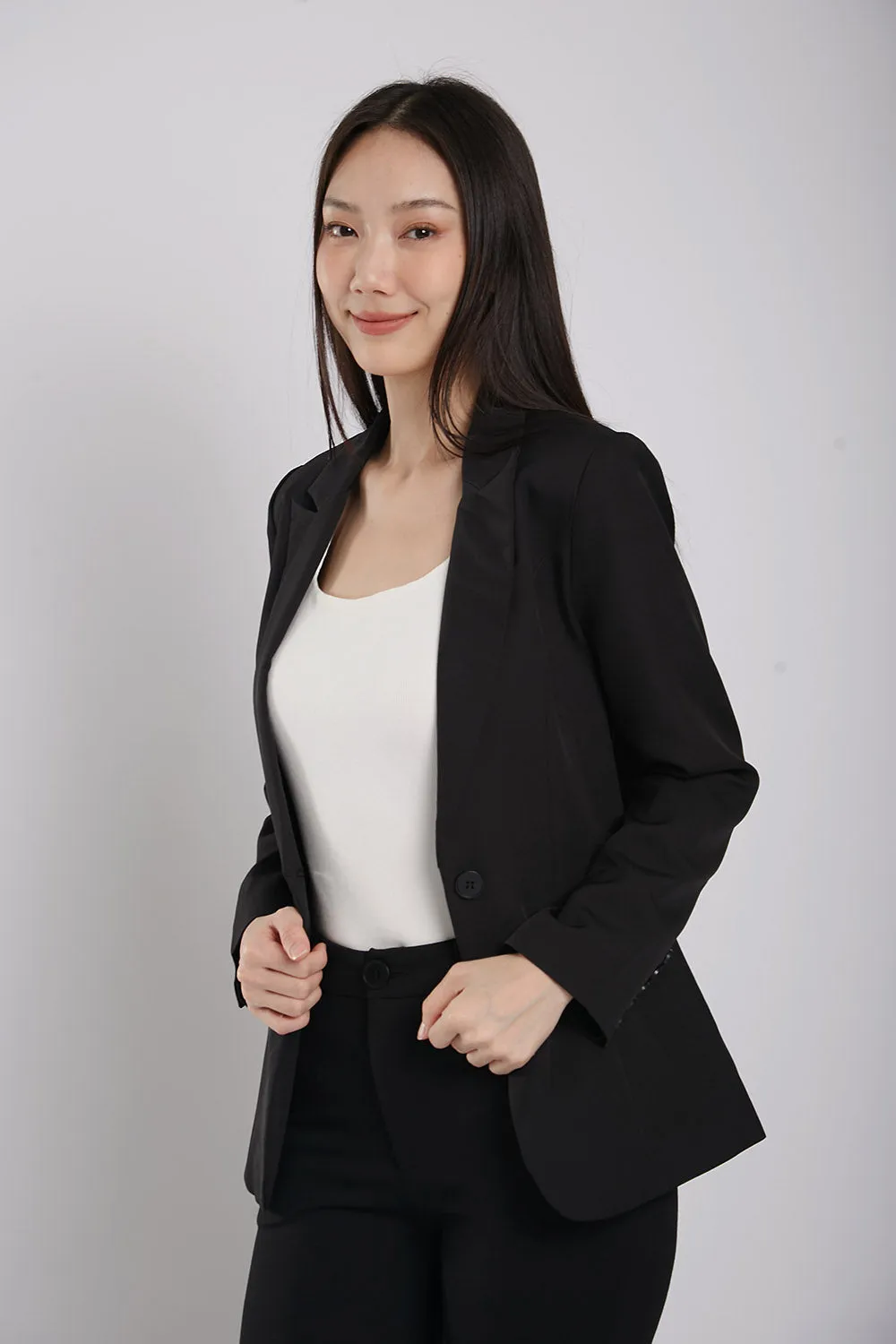 Albertha Ultra Stretchable Blazer in Black