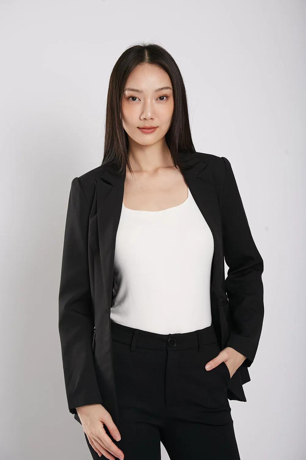 Albertha Ultra Stretchable Blazer in Black