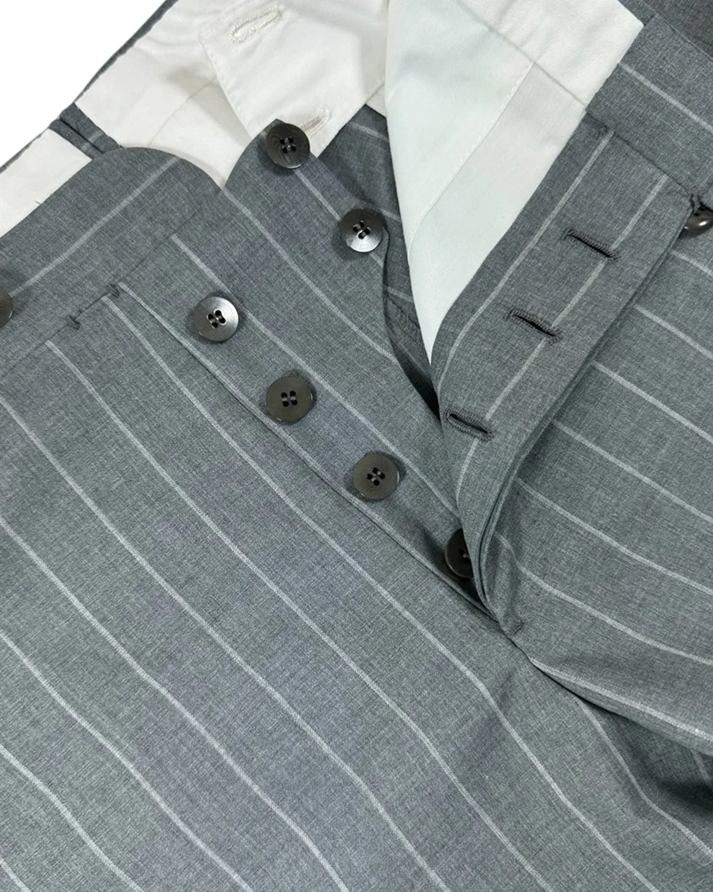 Cesare Attolini Suit Gray Stripes Peak Lapel EU 52/ US42