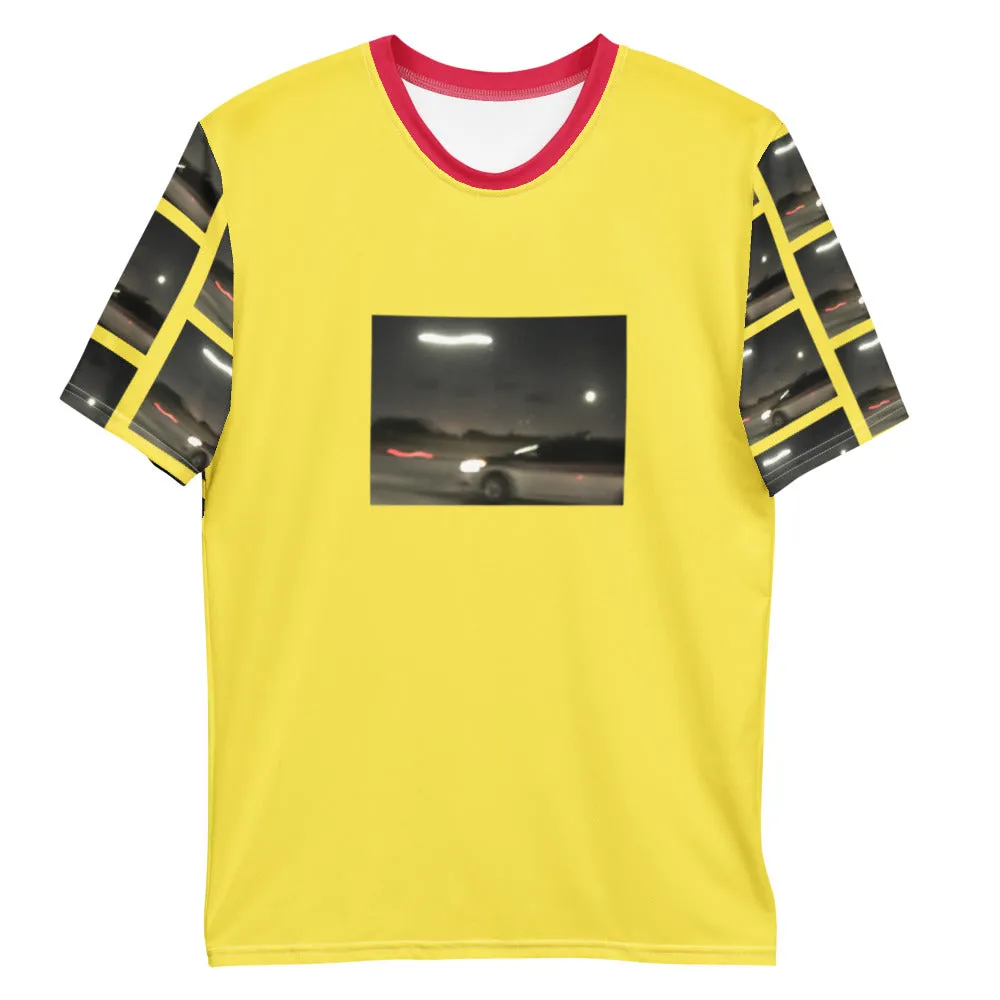 Chasing the moon yellow Men's T-shirt