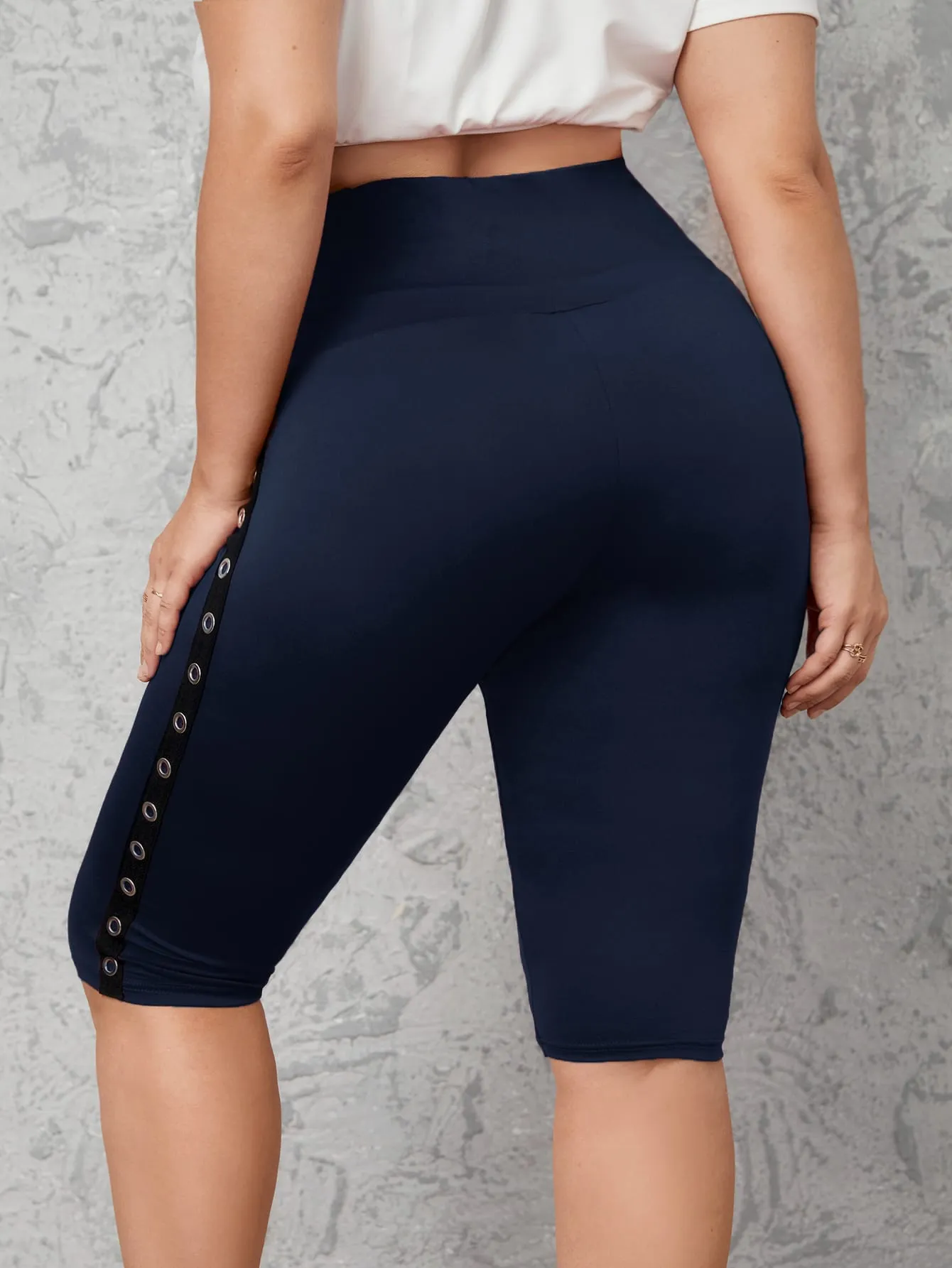 Plain Grommet Eyelet Short Plus Size Leggings