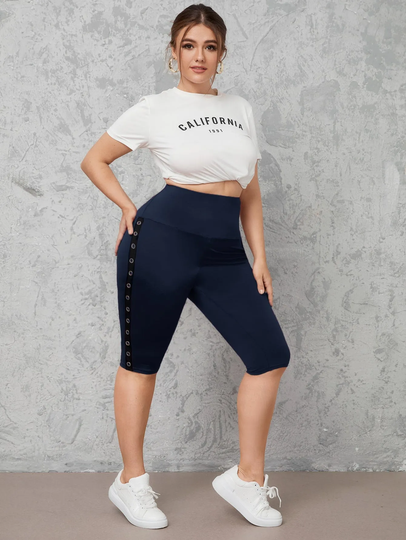 Plain Grommet Eyelet Short Plus Size Leggings