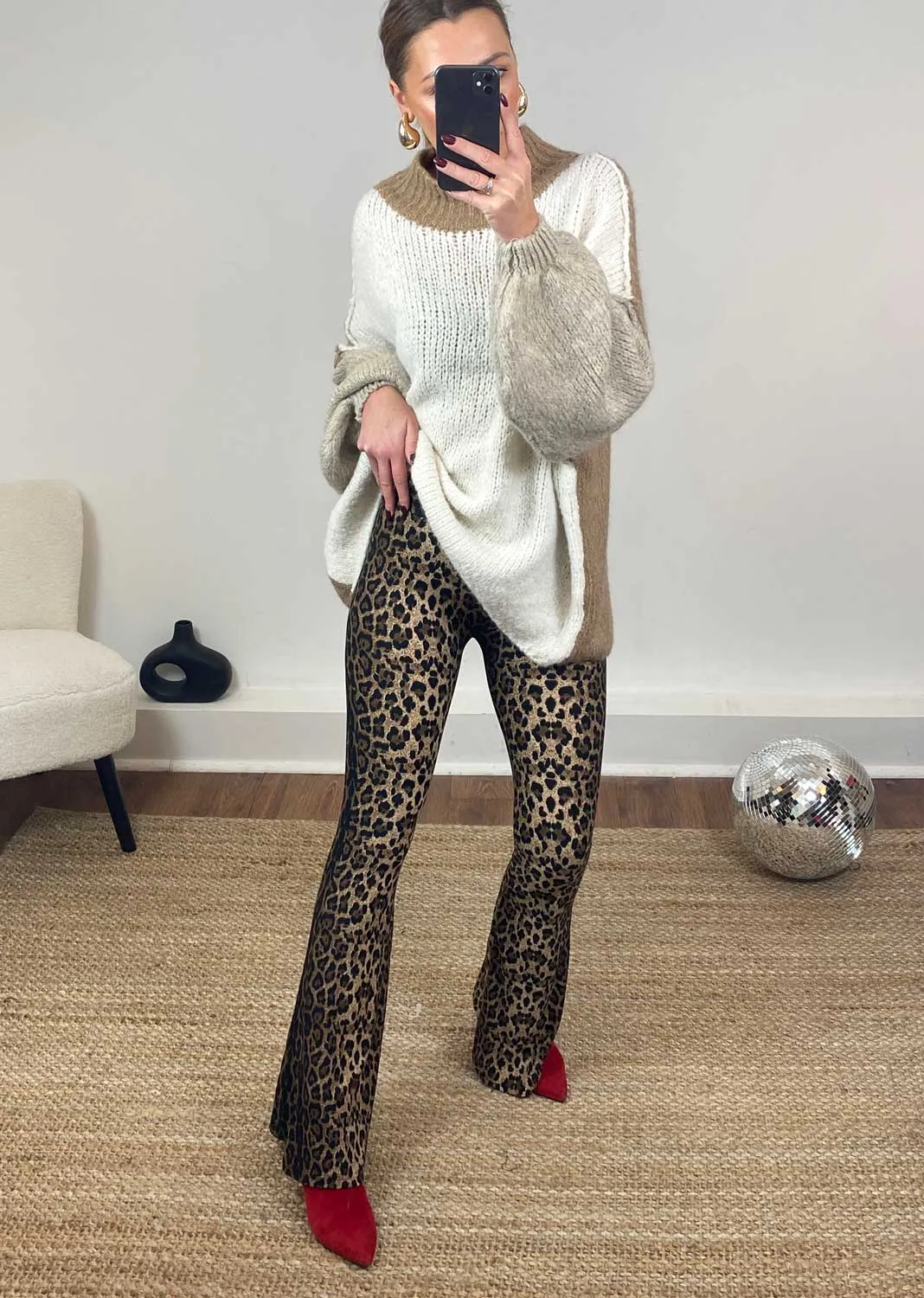 Soft Leopard Flared Leggings